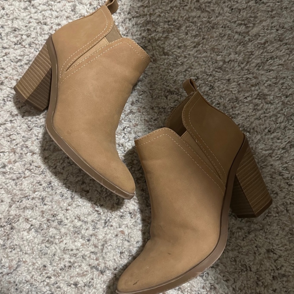 tan heel booties / women boots